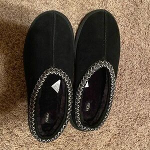 Ugh Tasmans from dhgate. Size men’s 10.5.